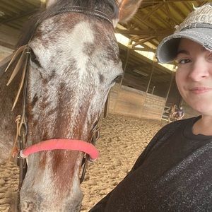 Meet your Posher, Abby